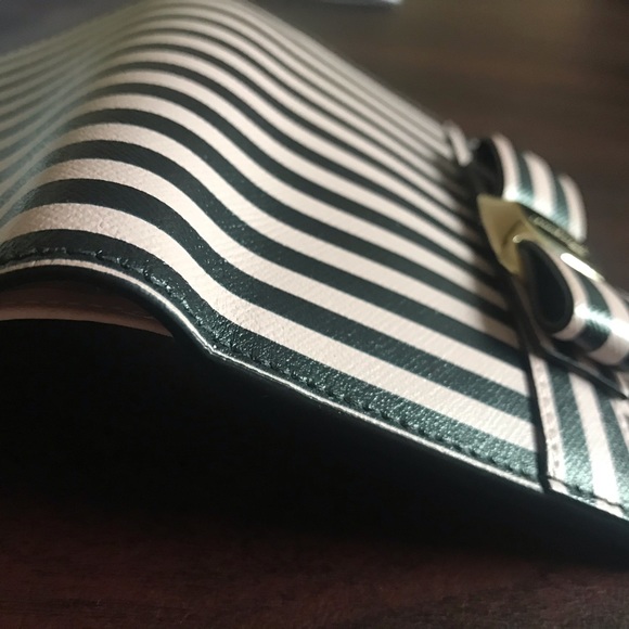 Salvatore Ferragamo Nero calfskin wallet. Excellent, like new condition. - Picture 8 of 13